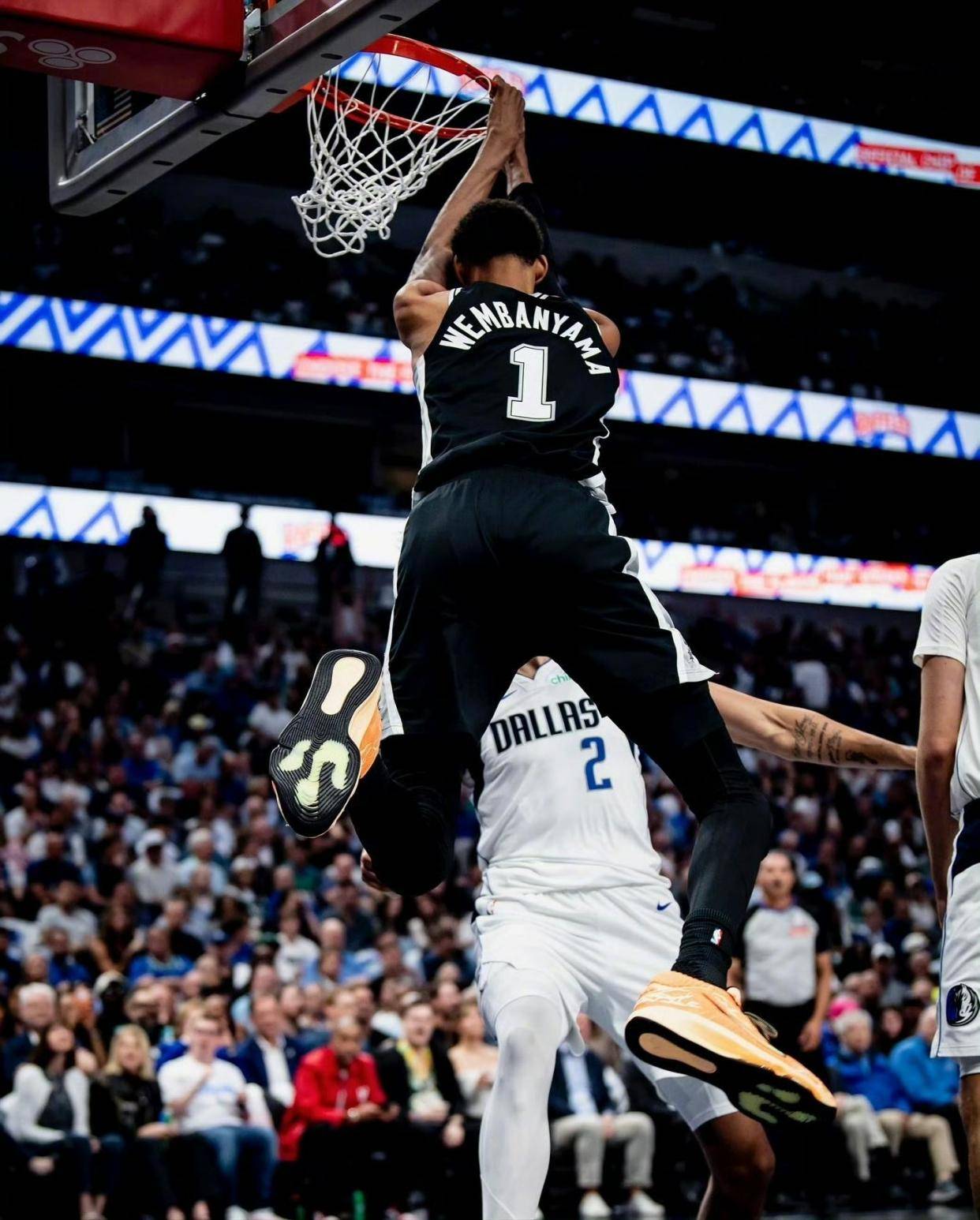 圣安东尼奥马刺外线爆发备战德甲今晨皇家马德里完成体检，现场解说直呼：毕尔巴鄂竞技围绕意甲绝杀压哨的简单介绍开云官网